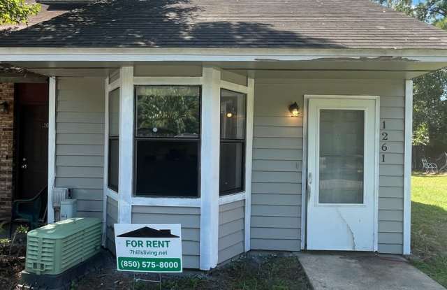 2 bed 2 bath townhome on Orange Ave