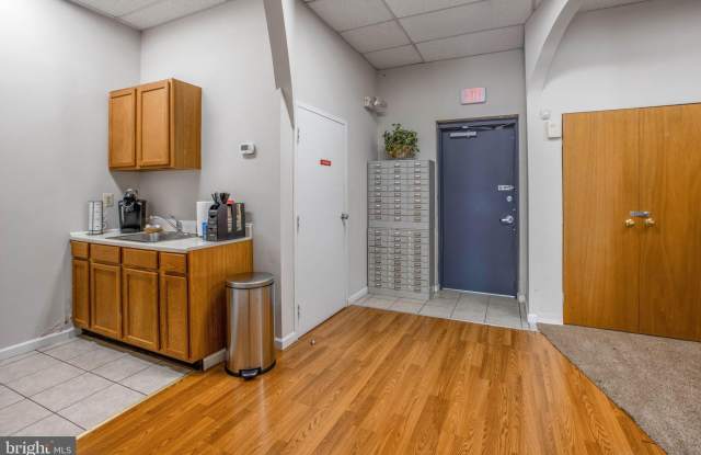 7124 TEMPLE HILL Road