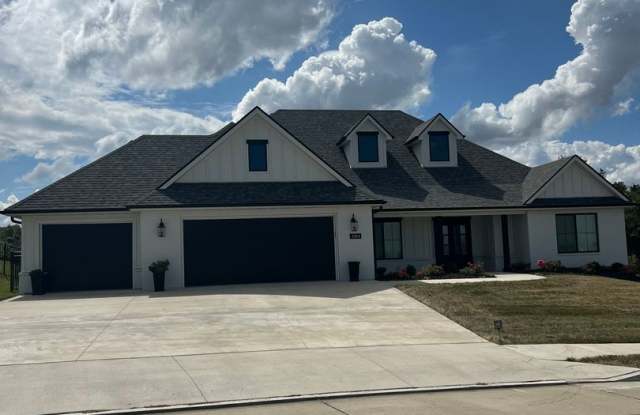 4 bedroom, 2.5 bathroom, 3 car garage rental in The Gates