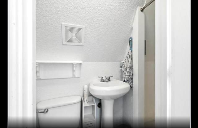 222 Sandpebble Place