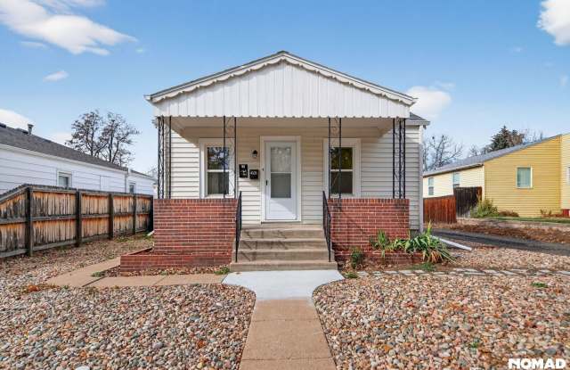 Photo of Charming 2BR duplex in Englewood