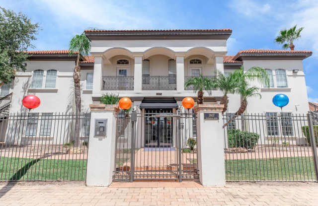 Las Misiones Apartments