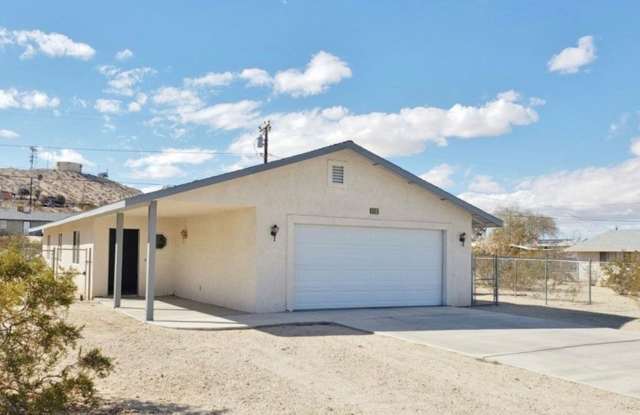 Charming 3-Bedroom, 2-Bath Home with Modern Amenities