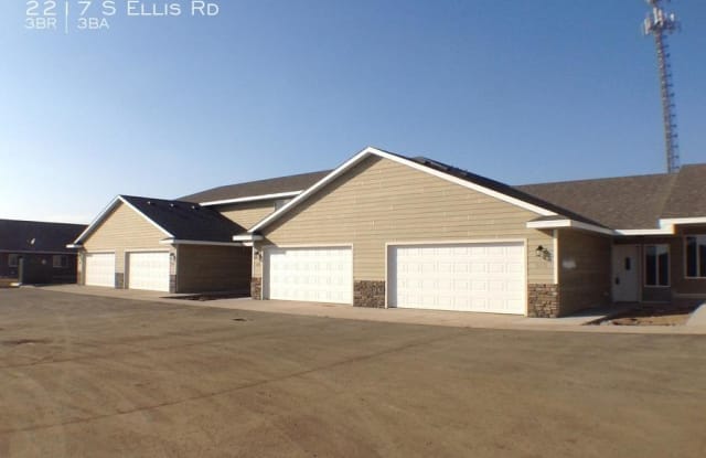 2217 S Ellis Rd - 2217 County Road 139, Sioux Falls, SD 57106