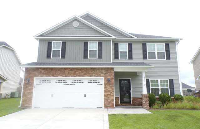 4 Bedroom 2.5 Bathroom home located in Carolina Subdivision