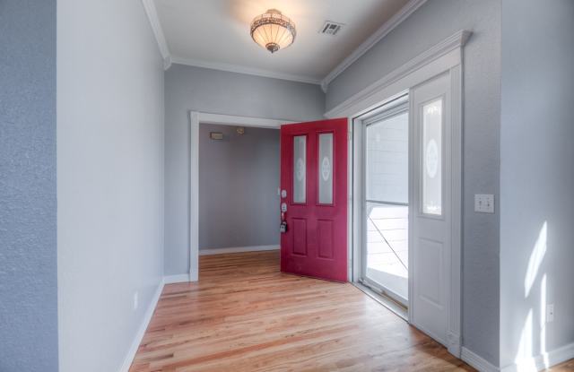 12216 East 80th Place North