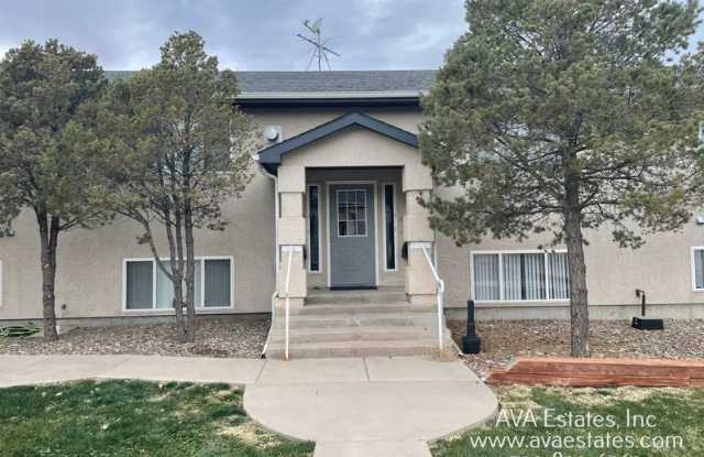 Photo of 693 E Laporte Dr