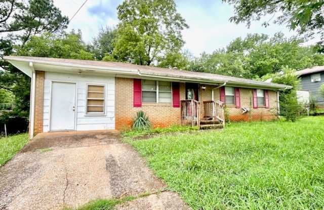 Charming & Updated Single-Family Home in Huntsville!