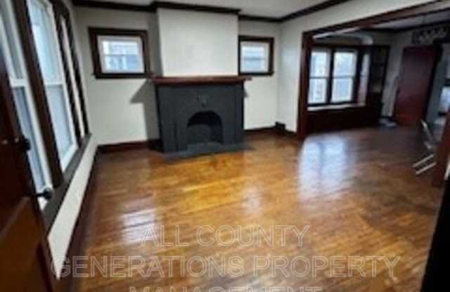 4086 E 138th St Up Unit