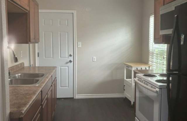 2905 Wildwood Street