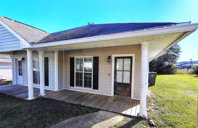 208 Hawthorne Dr Apt B