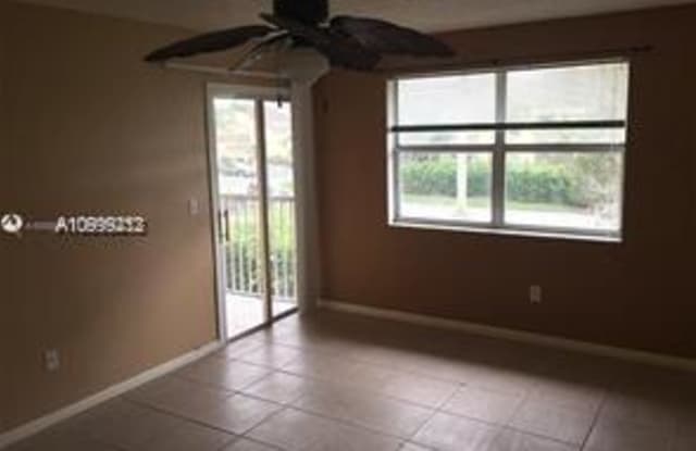 2614 SE 19th Ct - 2614 Southeast 19th Court, Homestead, FL 33035