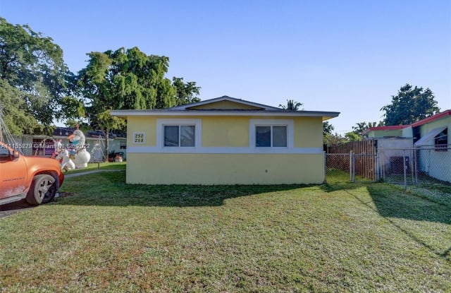 250 NE 41st St - 250 Northeast 41st Street, Oakland Park, FL 33334