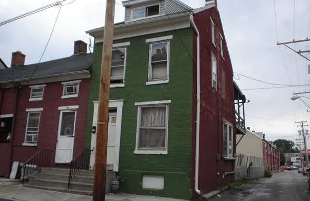 30 E Maple St - 30 East Maple Street, York, PA 17401