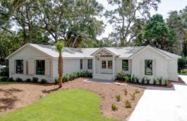 Photo of 2404 Waterway Boulevard