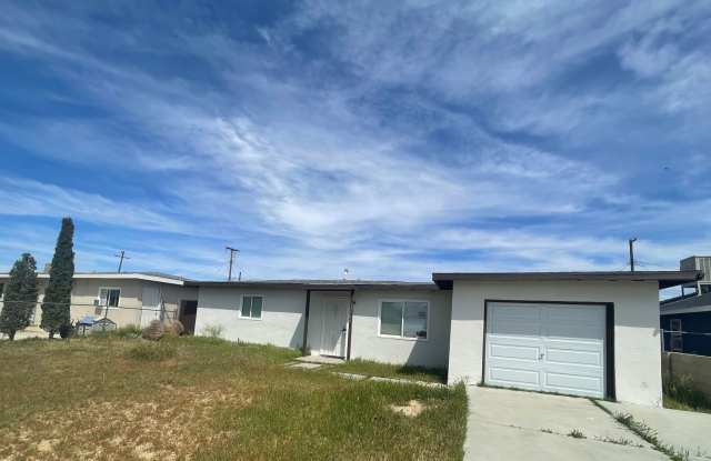 Comfortable Living in Mojave - Move In Ready 2bd & 1bth - Big Backyard
