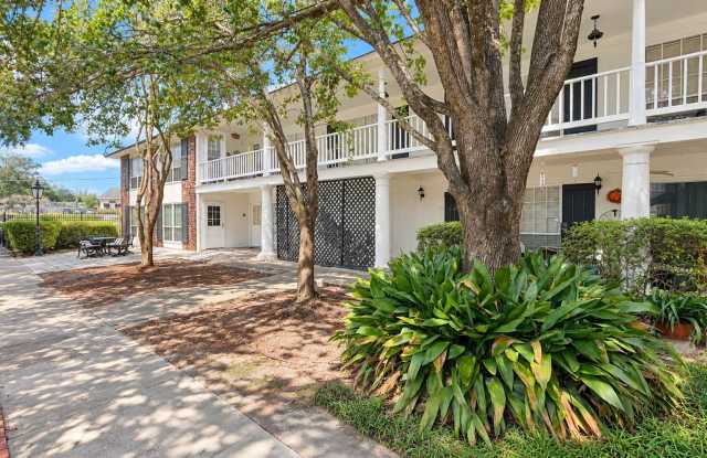 1 Bedroom Upstairs condo in a Gated Community| Community Pool