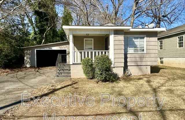 Photo of 925 Woodward Road