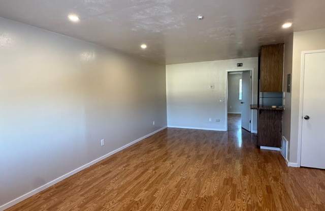 300 Stony Point Rd #184