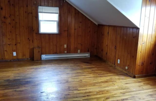 12 Kossuth Street Apt. 3 - 12 Kossuth Street, Pawtucket, RI 02860