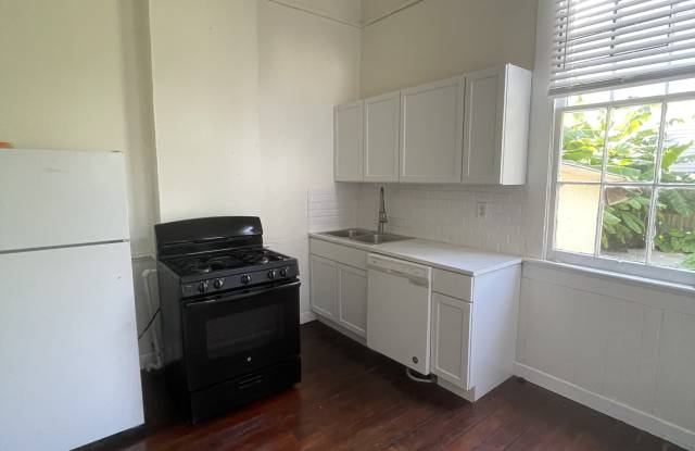 4907 Camp St. Unit B