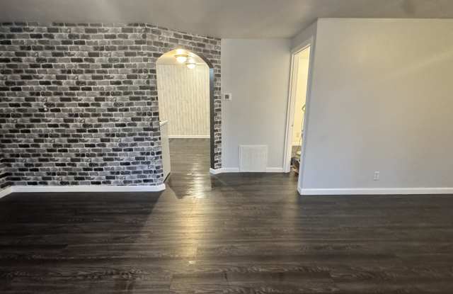 912 Southwest 118th Street