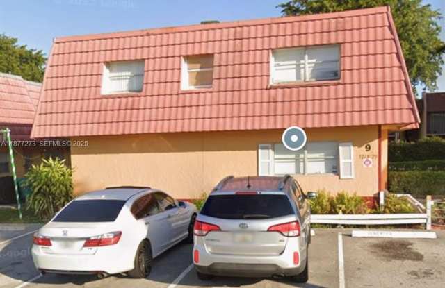 Photo of 5221 NW 27th St