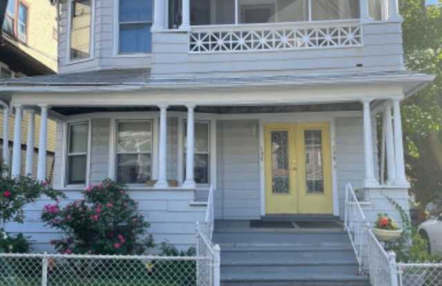 137 poplar st 1 floor