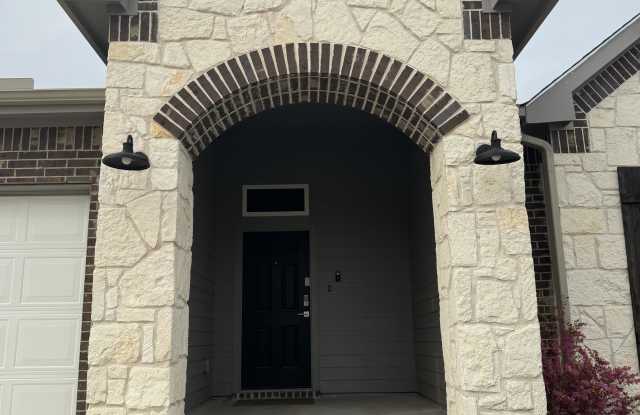 1216 Bending Branch Way