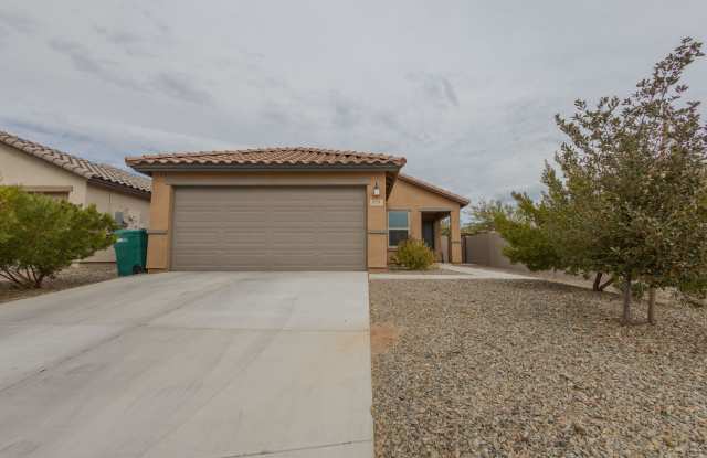 854 W Calle Tikal