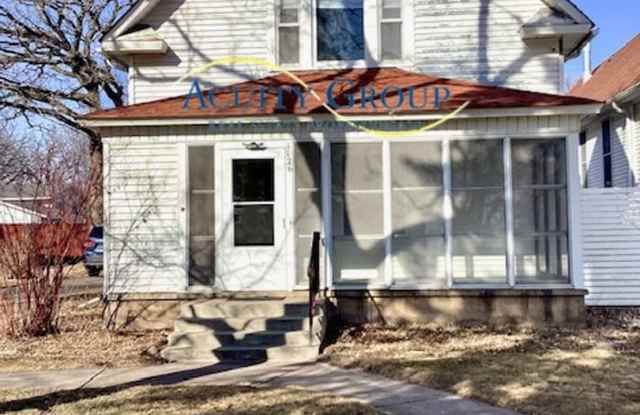3BR, 2BA 1.5 Story Home in Elk River
