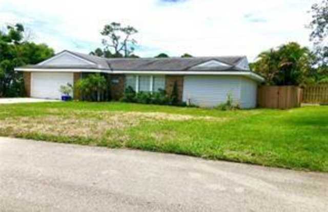 1068 NE Green Lawn Drive - 1068 Northeast Green Lawn Drive, Rio, FL 34957