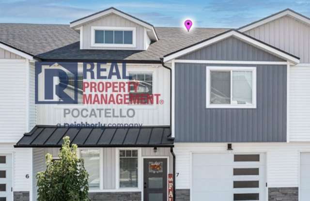 Photo of MOVE IN SPECIAL - 3 Bedroom 2.5 Bath Townhome - 1 Car Garage