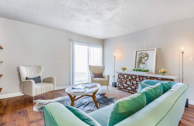 The Residences at Glen Oaks