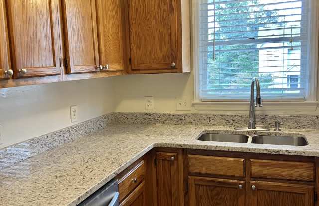 1627 Oakland Hills Way