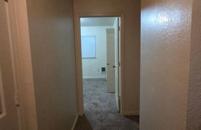 Spacious 3 Bedroom, 2.5 Bath Townhome in Wi Wuk, CA