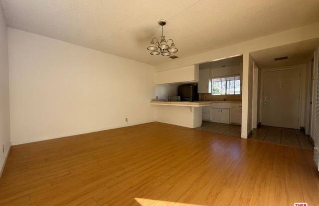 1131 Elm Ave