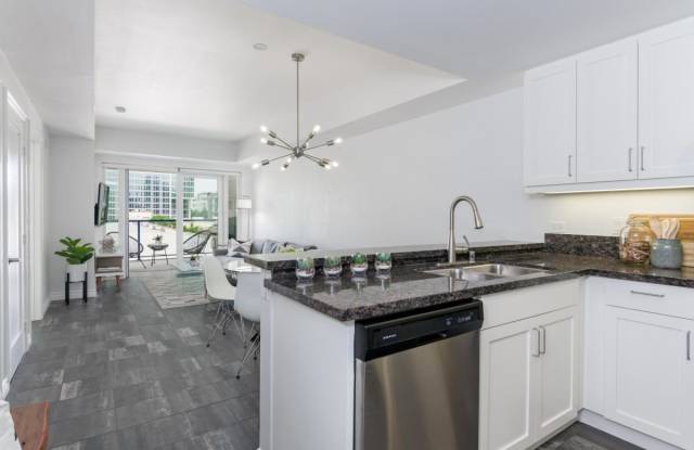 1830 Columbia St # 310