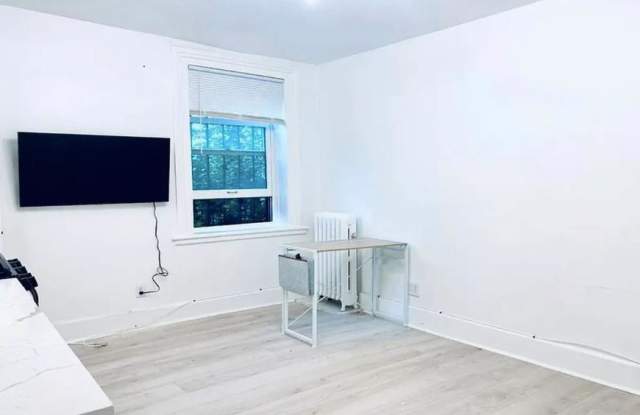 211 Lafayette Avenue