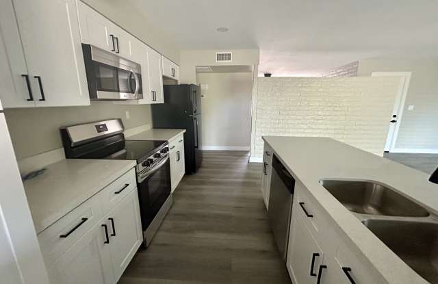 1929 East Alameda Drive