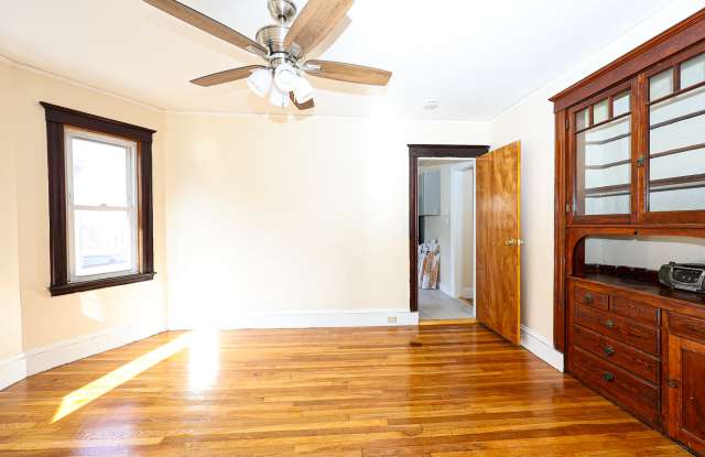 1021-1023 Canterbury St