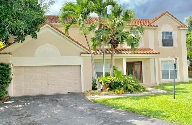 7573 Live Oak Dr - 7573 Live Oak Drive, Coral Springs, FL 33065