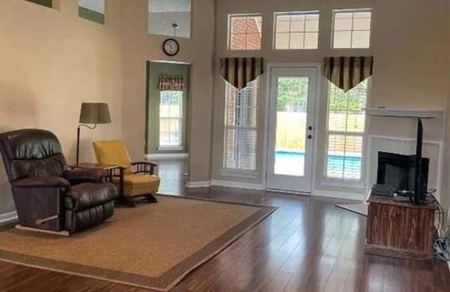 7307 Old Forest Road