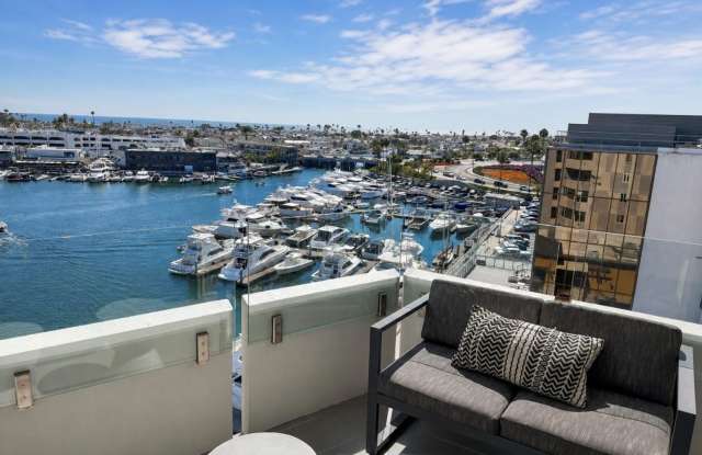 Newport Beach Bay and Oceanfront view | 7th Floor Luxury 2+2 Condo | Newport Towers