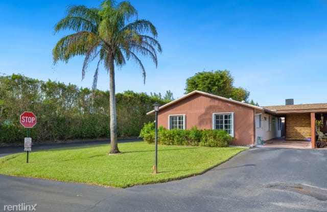 501 SE 27th Ln - 501 Southeast 27th Lane, Boynton Beach, FL 33435