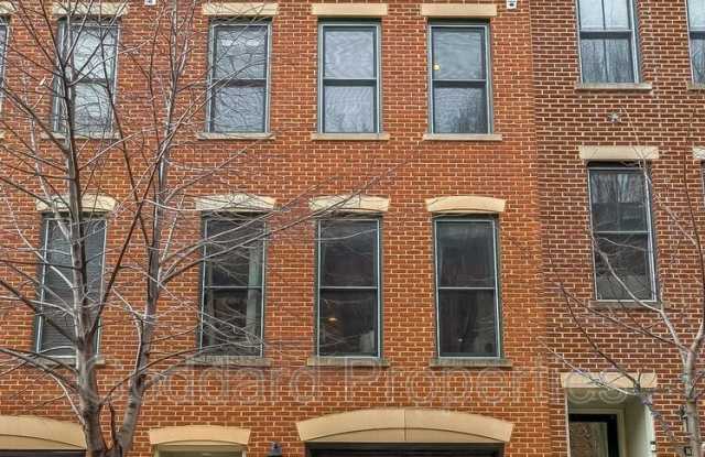 18 S Regester St