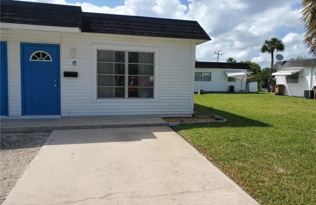 6 Tangelo CT - 6 Tangelo Court, Lehigh Acres, FL 33936