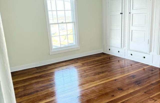 3390 URBANA Pike unit: Suite 1