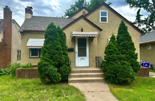 Photo of Charming 3 Bedroom Single Family Home Available Now!!