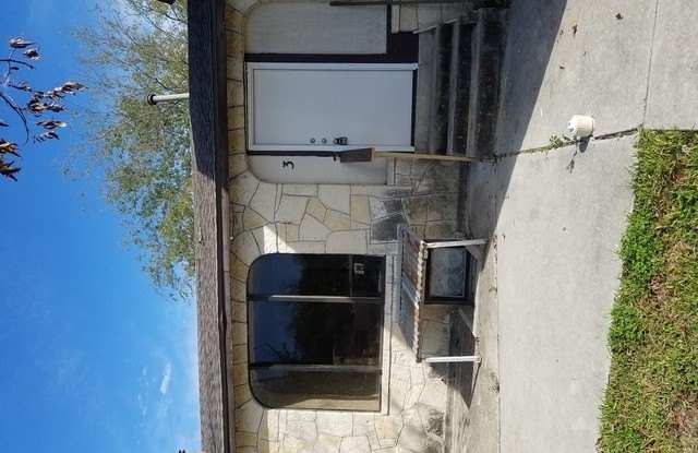 Photo of 600 Monticello Ct